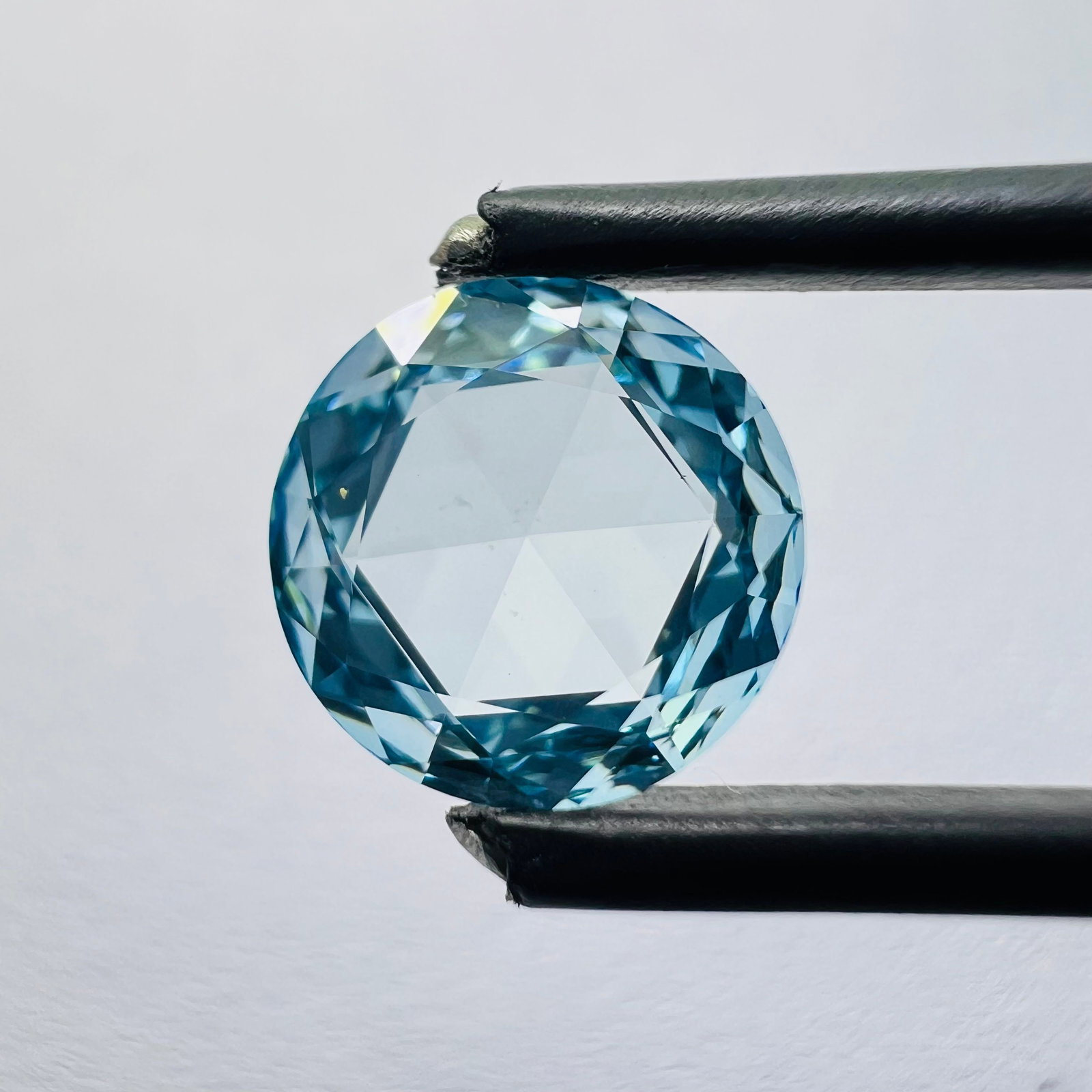 Loose Diamond - ROSE 1.24ct Blue VS2: Loose Diamond - ROSE 1.24ct Blue VS2 Source: This is a real non-mined Diamond that has been grown in a lab Shape: ROSE Carats: 1.24 Color: Blue Certification: NONE Video: