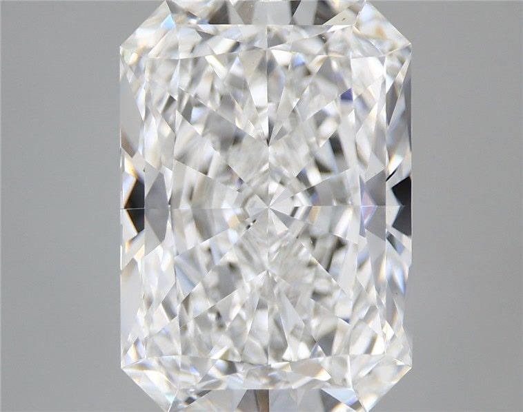 Loose Diamond - RADIANT 5.57ct E VVS2: Loose Diamond - RADIANT 5.57ct E VVS2 Source: This is a real non-mined Diamond that has been grown in a lab Shape: RADIANT Carats: 5.57 Color: E Clarity: VVS2 Certification: IGI Video: