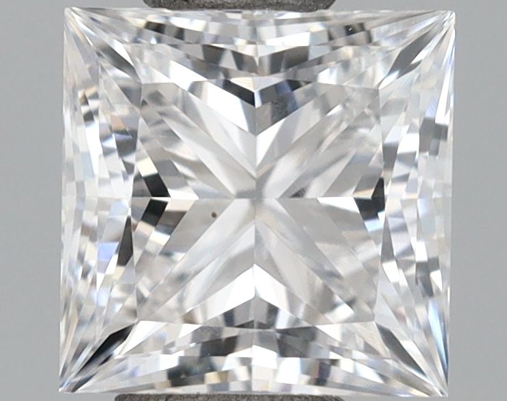 Loose Diamond - PRINCESS 0.82ct E VVS2: Loose Diamond - PRINCESS 0.82ct E VVS2 Source: This is a real non-mined Diamond that has been grown in a lab Shape: PRINCESS Carats: 0.82 Color: E Clarity: VVS2 Certification: IGI Video: