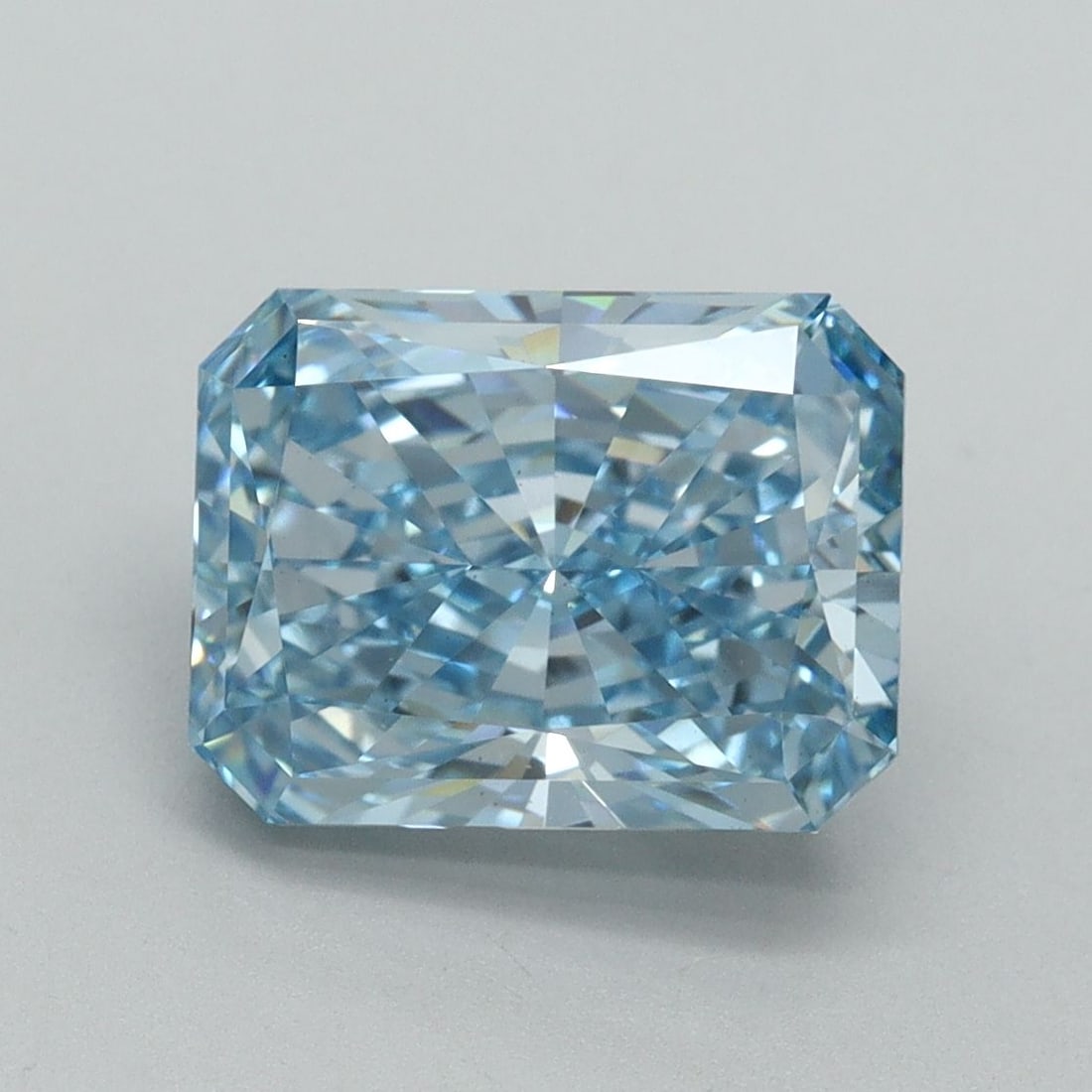 Loose Diamond - RADIANT 3.42ct Fancy Vivid Blue VS2: Loose Diamond - RADIANT 3.42ct Fancy Vivid Blue VS2 Source: This is a real non-mined Diamond that has been grown in a lab Shape: RADIANT Carats: 3.42 Color: Fancy Vivid Blue Certification: IGI Video: