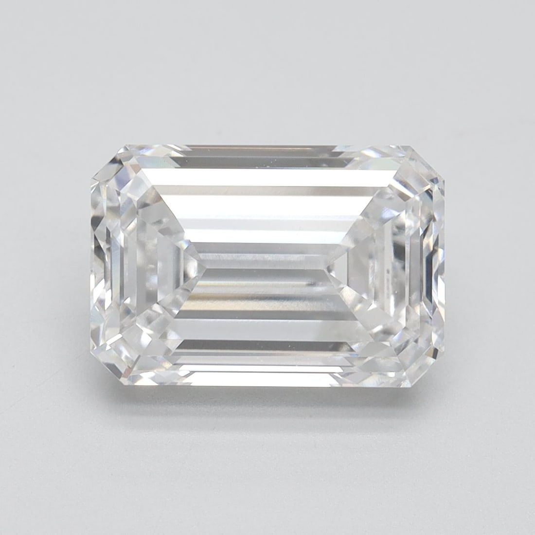 Loose Diamond - EMERALD 4.52ct D VVS2: Loose Diamond - EMERALD 4.52ct D VVS2 Source: This is a real non-mined Diamond that has been grown in a lab Shape: EMERALD Carats: 4.52 Color: D Clarity: VVS2 Certification: IGI Video: