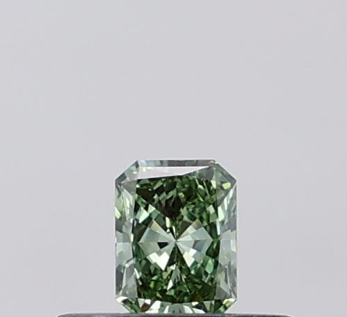 Loose Diamond - RADIANT 0.19ct Fancy Vivid Green VVS2: Loose Diamond - RADIANT 0.19ct Fancy Vivid Green VVS2 Source: This is a real non-mined Diamond that has been grown in a lab Shape: RADIANT Carats: 0.19 Color: Fancy Vivid Green Certification: IGI Vide