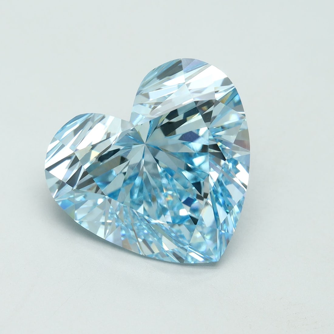Loose Diamond - HEART 10.32ct Fancy Vivid Blue VS1: Loose Diamond - HEART 10.32ct Fancy Vivid Blue VS1 Source: This is a real non-mined Diamond that has been grown in a lab Shape: HEART Carats: 10.32 Color: Fancy Vivid Blue Certification: IGI Video: