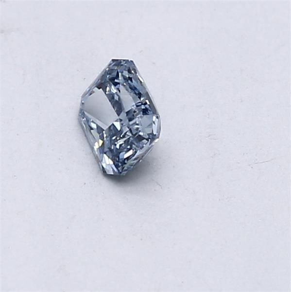Loose Diamond - RADIANT 0.31ct Fancy Intense Blue VS1: Loose Diamond - RADIANT 0.31ct Fancy Intense Blue VS1 Source: This is a real non-mined Diamond that has been grown in a lab Shape: RADIANT Carats: 0.31 Color: Fancy Intense Blue Certification: IGI Vid