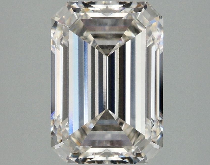 Loose Diamond - EMERALD 2.98ct H VS1: Loose Diamond - EMERALD 2.98ct H VS1 Source: This is a real non-mined Diamond that has been grown in a lab Shape: EMERALD Carats: 2.98 Color: H Clarity: VS1 Certification: IGI Video: