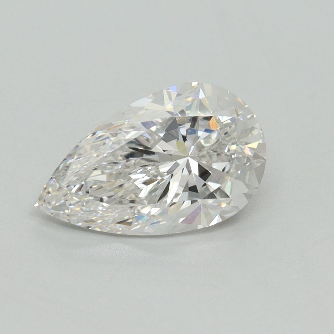 Loose Diamond - PEAR 2.01ct E VVS2: Loose Diamond - PEAR 2.01ct E VVS2 Source: This is a real non-mined Diamond that has been grown in a lab Shape: PEAR Carats: 2.01 Color: E Clarity: VVS2 Certification: IGI Video: Video Link 