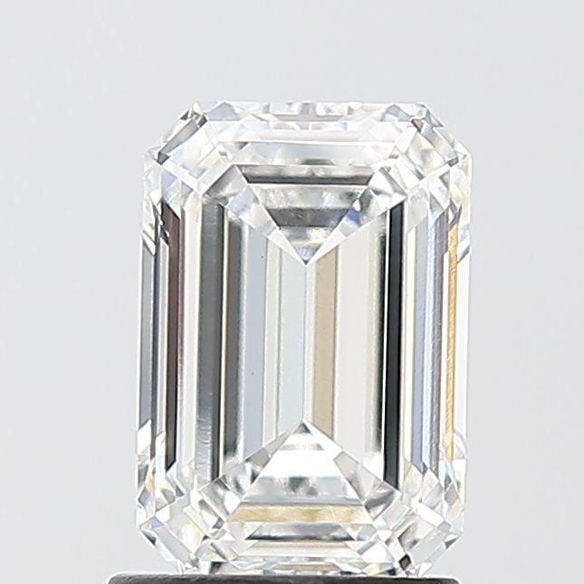 Loose Diamond - EMERALD 1.6ct E VS1: Loose Diamond - EMERALD 1.6ct E VS1 Source: This is a real non-mined Diamond that has been grown in a lab Shape: EMERALD Carats: 1.6 Color: E Clarity: VS1 Certification: IGI Video:
