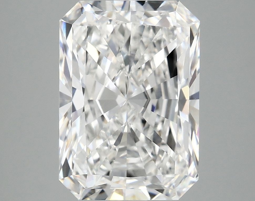 Loose Diamond - RADIANT 4.02ct E VVS2: Loose Diamond - RADIANT 4.02ct E VVS2 Source: This is a real non-mined Diamond that has been grown in a lab Shape: RADIANT Carats: 4.02 Color: E Clarity: VVS2 Certification: IGI Video: