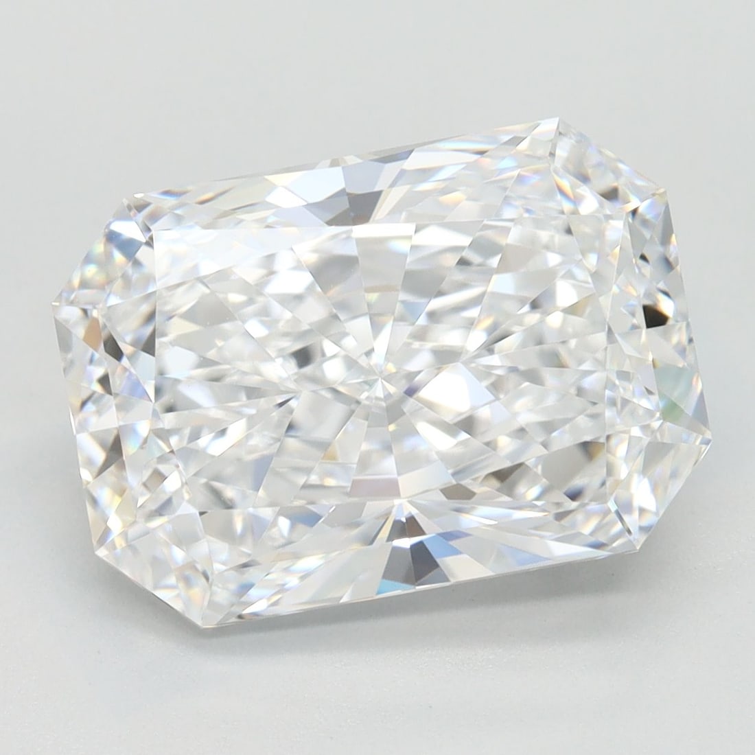 Loose Diamond - RADIANT 5.2ct D VVS1: Loose Diamond - RADIANT 5.2ct D VVS1 Source: This is a real non-mined Diamond that has been grown in a lab Shape: RADIANT Carats: 5.2 Color: D Clarity: VVS1 Certification: GIA Video: