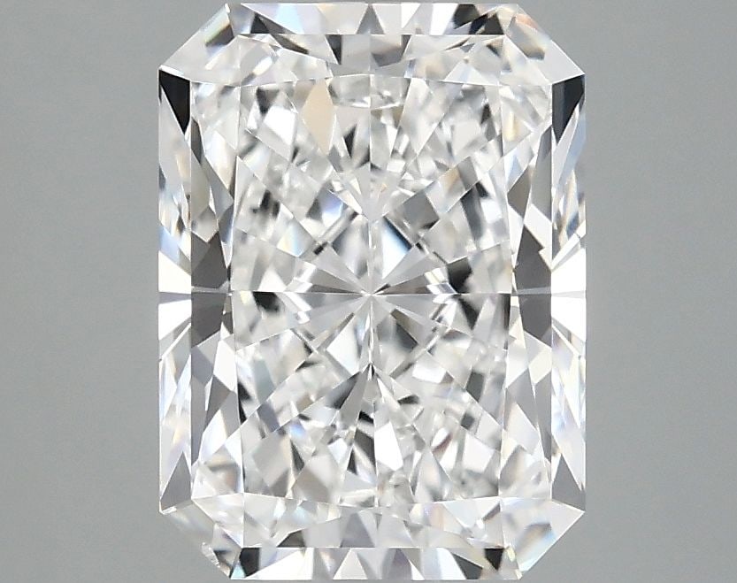 Loose Diamond - RADIANT 2.88ct E VS2: Loose Diamond - RADIANT 2.88ct E VS2 Source: This is a real non-mined Diamond that has been grown in a lab Shape: RADIANT Carats: 2.88 Color: E Clarity: VS2 Certification: IGI Video: