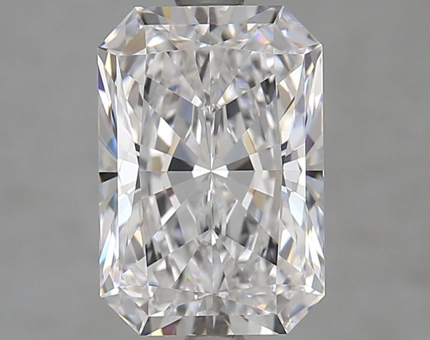 Loose Diamond - RADIANT 3.17ct D VVS2: Loose Diamond - RADIANT 3.17ct D VVS2 Source: This is a real non-mined Diamond that has been grown in a lab Shape: RADIANT Carats: 3.17 Color: D Clarity: VVS2 Certification: GIA Video: