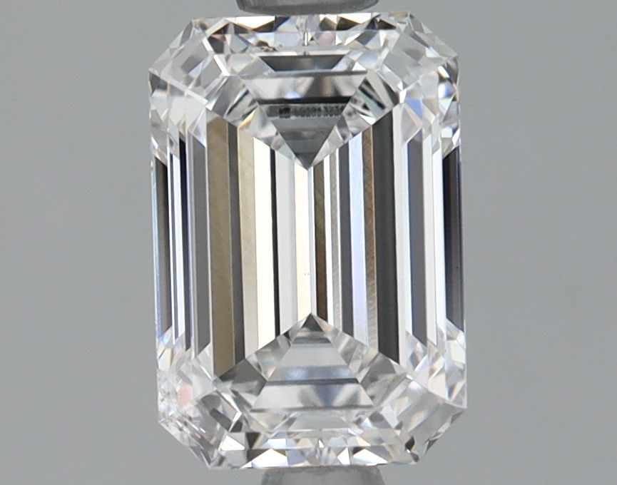 Loose Diamond - EMERALD 1.22ct E SI1: Loose Diamond - EMERALD 1.22ct E SI1 Source: This is a real non-mined Diamond that has been grown in a lab Shape: EMERALD Carats: 1.22 Color: E Clarity: SI1 Certification: IGI Video: