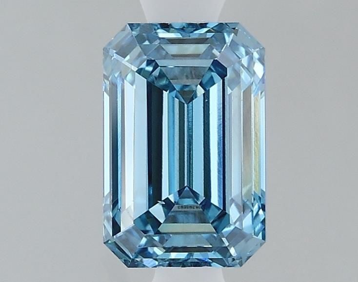 Loose Diamond - EMERALD 1.08ct Fancy Vivid Blue VS2: Loose Diamond - EMERALD 1.08ct Fancy Vivid Blue VS2 Source: This is a real non-mined Diamond that has been grown in a lab Shape: EMERALD Carats: 1.08 Color: Fancy Vivid Blue Certification: IGI Video: