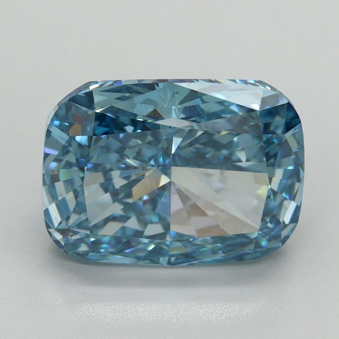 Loose Diamond - CUSHION MODIFIED 5.09ct Fancy Vivid Blue VS2: Loose Diamond - CUSHION MODIFIED 5.09ct Fancy Vivid Blue VS2 Source: This is a real non-mined Diamond that has been grown in a lab Shape: CUSHION MODIFIED Carats: 5.09 Color: Fancy Vivid Blue Certific