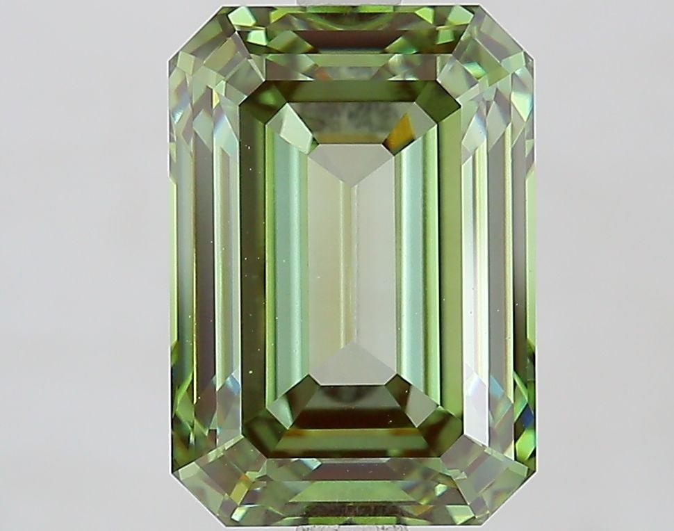 Loose Diamond - EMERALD 4.09ct Fancy Vivid Green VVS2: Loose Diamond - EMERALD 4.09ct Fancy Vivid Green VVS2 Source: This is a real non-mined Diamond that has been grown in a lab Shape: EMERALD Carats: 4.09 Color: Fancy Vivid Green Certification: IGI Vide