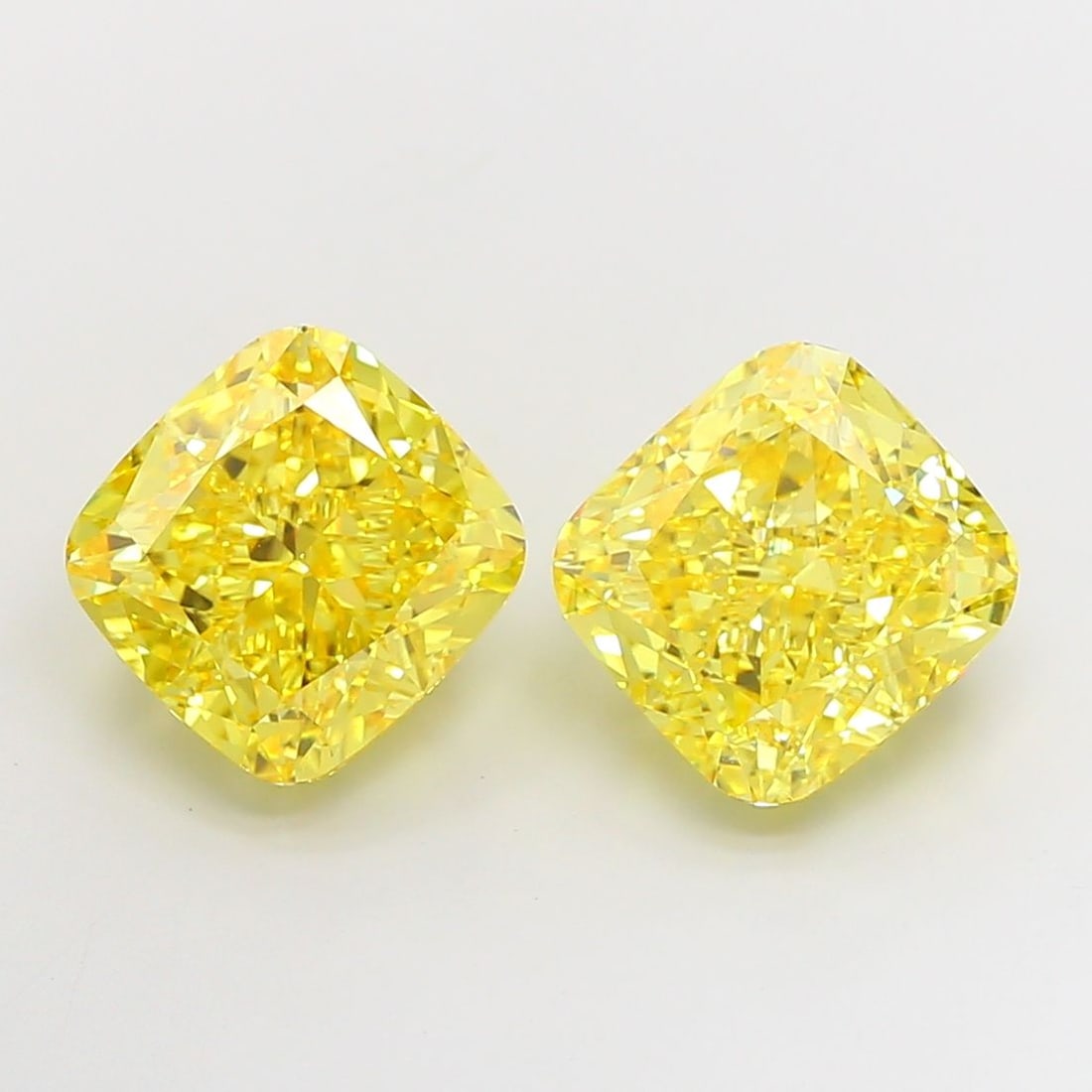Loose Diamond - CUSHION MODIFIED 6.87ct Fancy Vivid Yellow VS1: Loose Diamond - CUSHION MODIFIED 6.87ct Fancy Vivid Yellow VS1 Source: This is a real non-mined Diamond that has been grown in a lab Shape: CUSHION MODIFIED Carats: 6.87 Color: Fancy Vivid Yellow Cert
