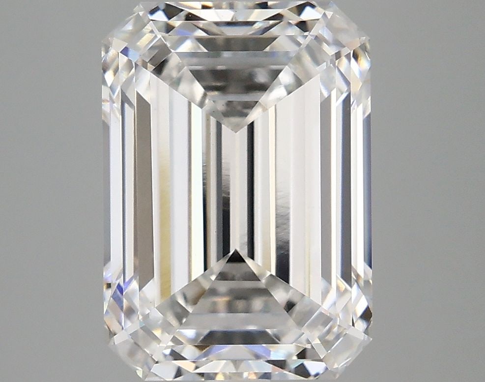 Loose Diamond - EMERALD 5.1ct F VS1: Loose Diamond - EMERALD 5.1ct F VS1 Source: This is a real non-mined Diamond that has been grown in a lab Shape: EMERALD Carats: 5.1 Color: F Clarity: VS1 Certification: IGI Video: