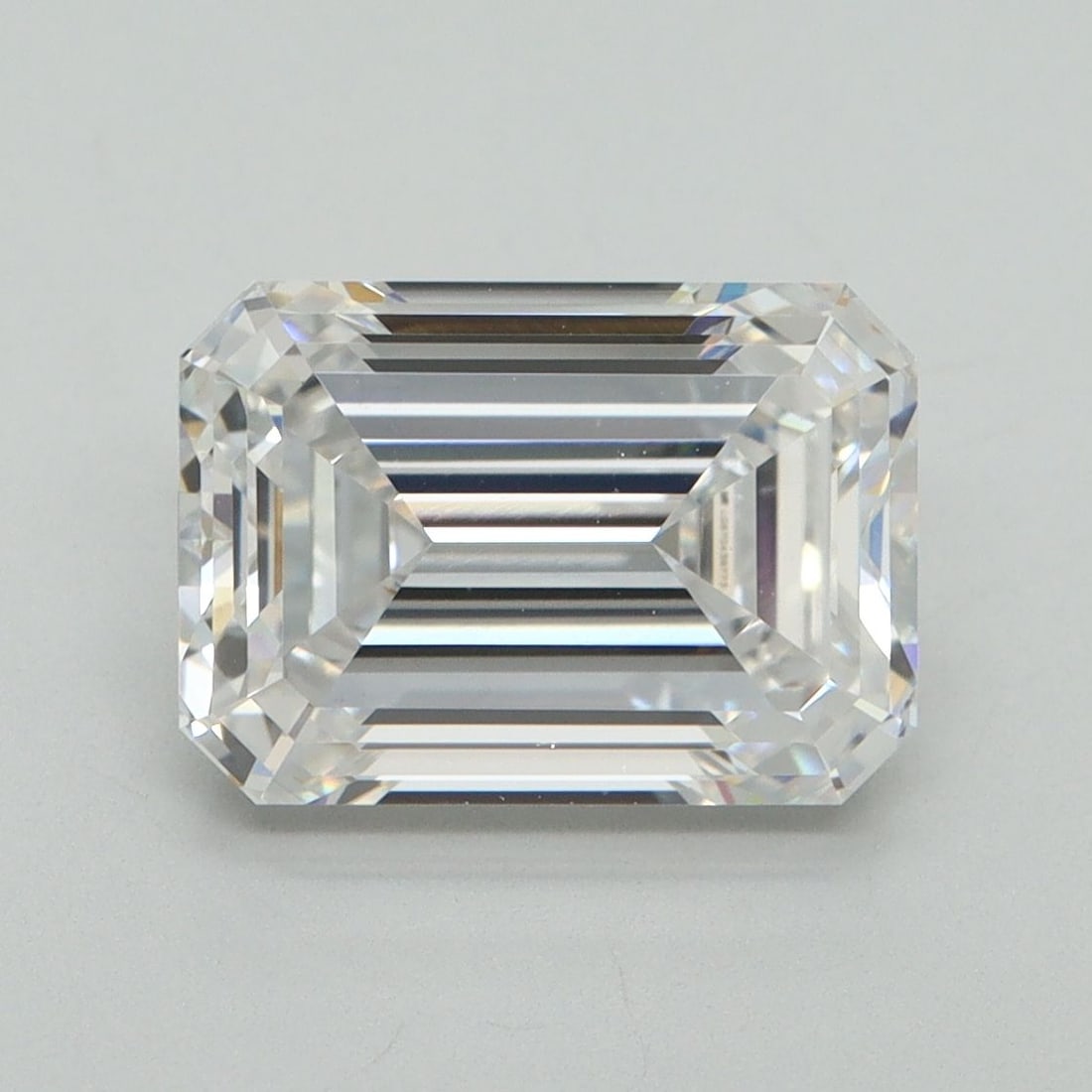 Loose Diamond - EMERALD 3.54ct D VVS2: Loose Diamond - EMERALD 3.54ct D VVS2 Source: This is a real non-mined Diamond that has been grown in a lab Shape: EMERALD Carats: 3.54 Color: D Clarity: VVS2 Certification: IGI Video: