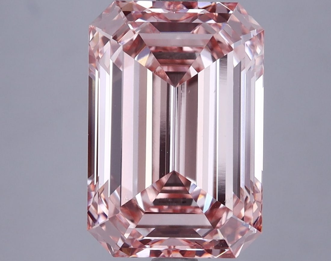 Loose Diamond - EMERALD 5.09ct Fancy Intense Pink VS2: Loose Diamond - EMERALD 5.09ct Fancy Intense Pink VS2 Source: This is a real non-mined Diamond that has been grown in a lab Shape: EMERALD Carats: 5.09 Color: Fancy Intense Pink Certification: IGI Vid