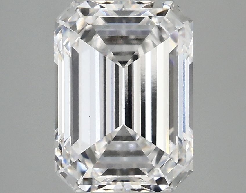 Loose Diamond - EMERALD 3.08ct E VS2: Loose Diamond - EMERALD 3.08ct E VS2 Source: This is a real non-mined Diamond that has been grown in a lab Shape: EMERALD Carats: 3.08 Color: E Clarity: VS2 Certification: IGI Video:
