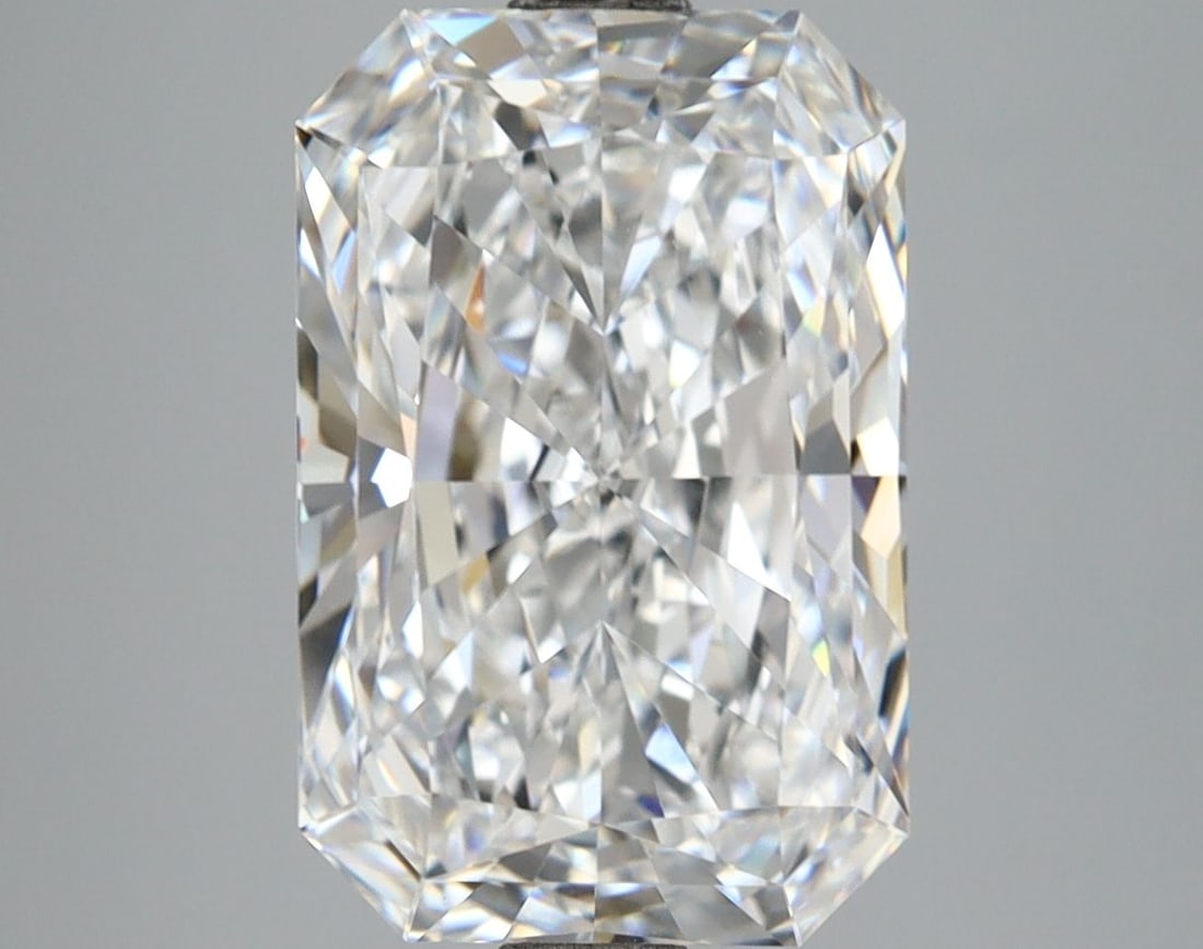 Loose Diamond - RADIANT 5.1ct E VVS2: Loose Diamond - RADIANT 5.1ct E VVS2 Source: This is a real non-mined Diamond that has been grown in a lab Shape: RADIANT Carats: 5.1 Color: E Clarity: VVS2 Certification: IGI Video: