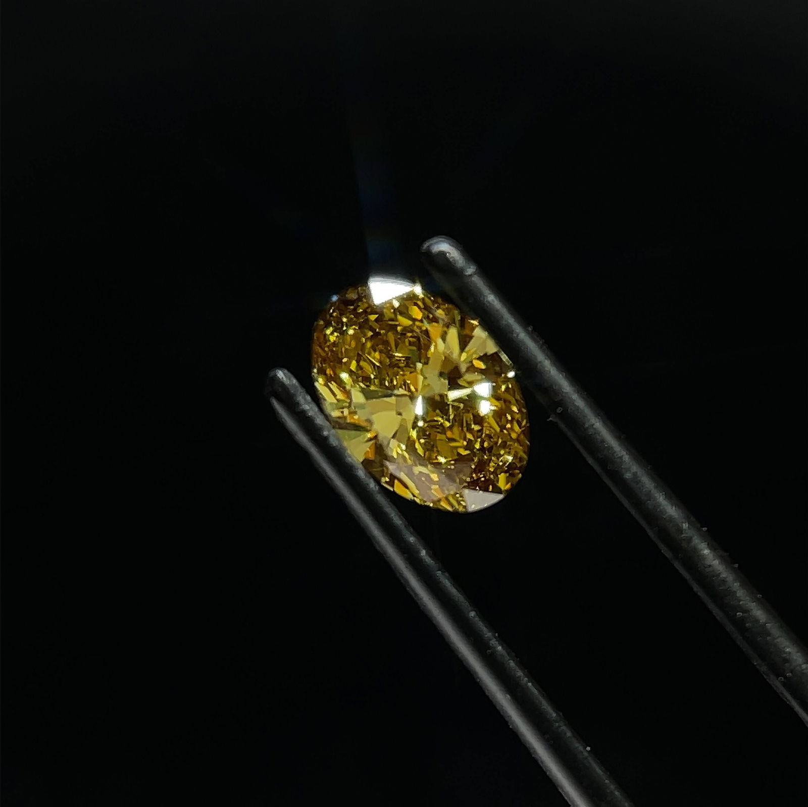 Loose Diamond - OVAL 0.99ct Fancy Intense Brownish Yellow VS1: Loose Diamond - OVAL 0.99ct Fancy Intense Brownish Yellow VS1 Source: This is a real non-mined Diamond that has been grown in a lab Shape: OVAL Carats: 0.99 Color: Fancy Intense Brownish Yellow Certif