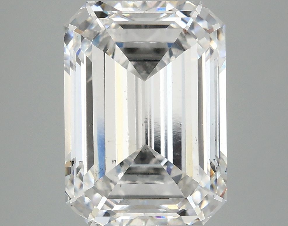 Loose Diamond - EMERALD 5.09ct E VS2: Loose Diamond - EMERALD 5.09ct E VS2 Source: This is a real non-mined Diamond that has been grown in a lab Shape: EMERALD Carats: 5.09 Color: E Clarity: VS2 Certification: IGI Video: