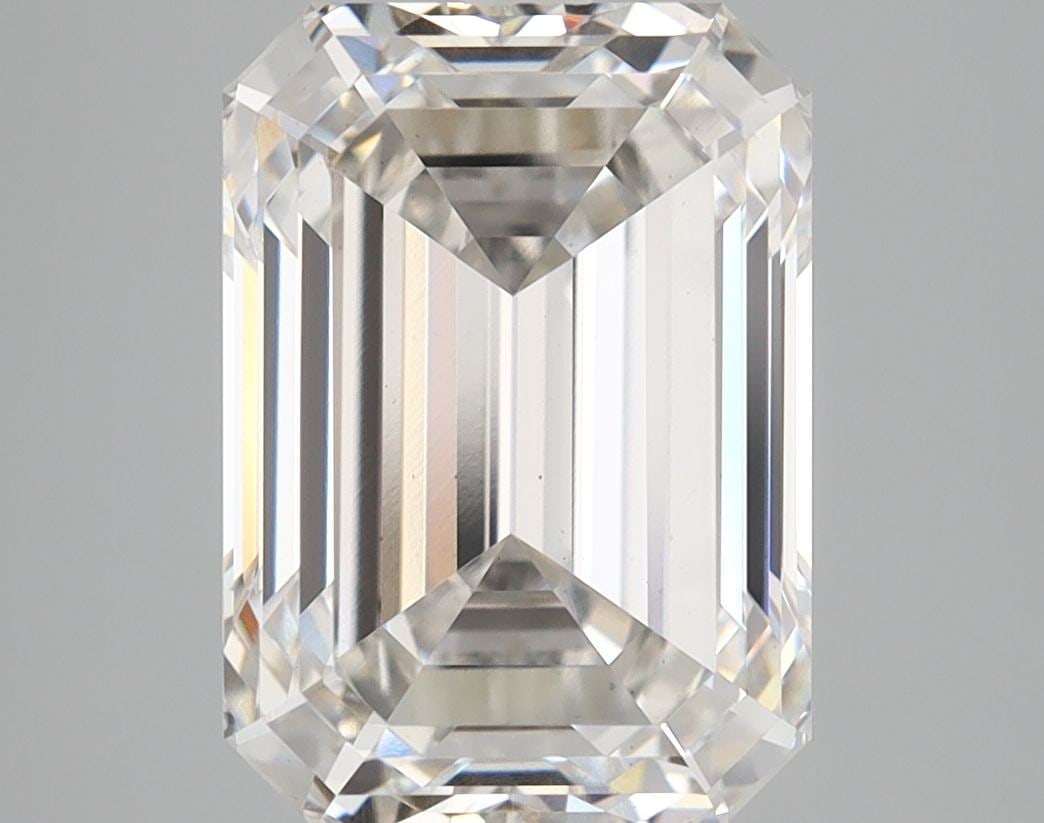 Loose Diamond - EMERALD 5.21ct G VS1: Loose Diamond - EMERALD 5.21ct G VS1 Source: This is a real non-mined Diamond that has been grown in a lab Shape: EMERALD Carats: 5.21 Color: G Clarity: VS1 Certification: IGI Video: