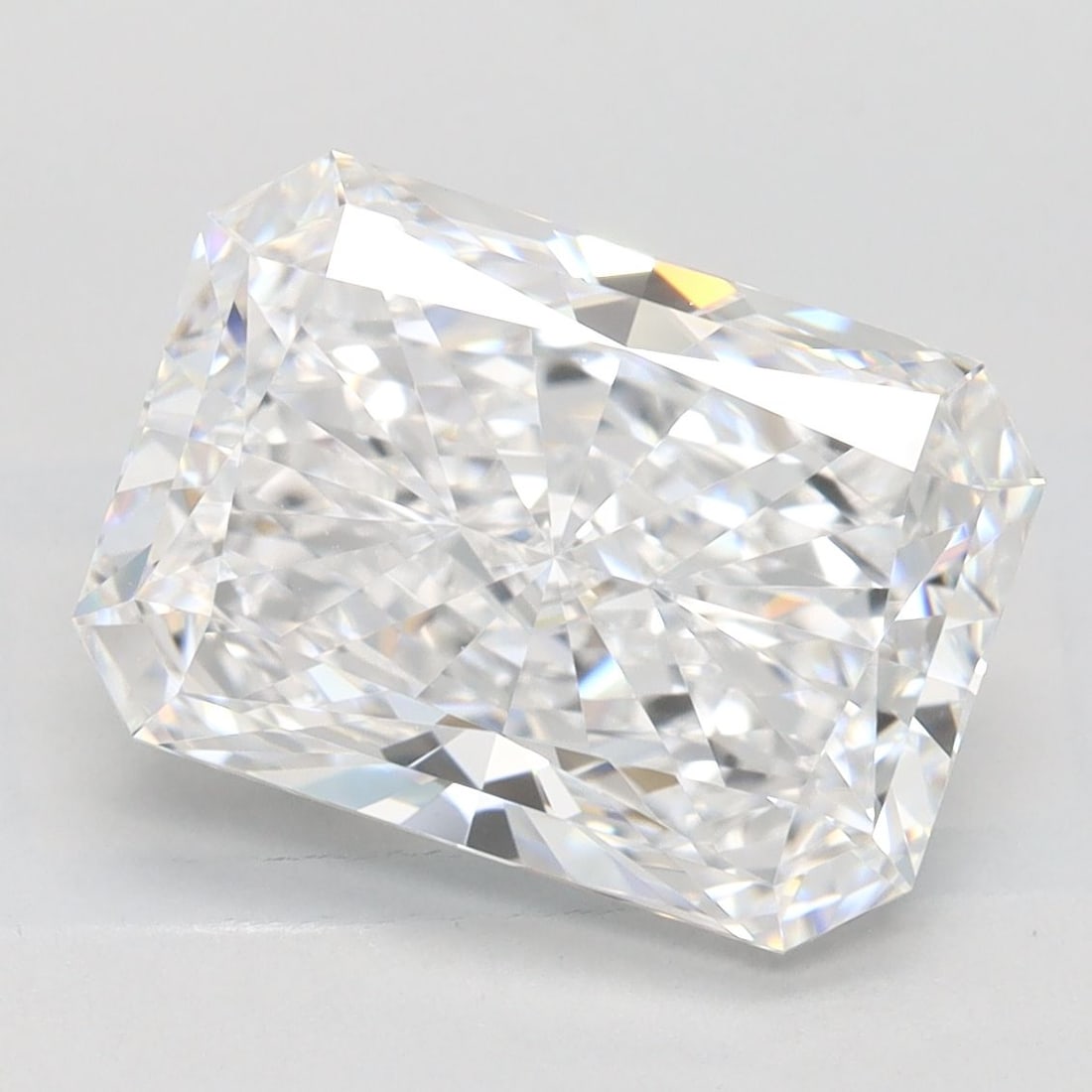 Loose Diamond - RADIANT 3.61ct D IF: Loose Diamond - RADIANT 3.61ct D IF Source: This is a real non-mined Diamond that has been grown in a lab Shape: RADIANT Carats: 3.61 Color: D Clarity: IF Certification: GIA Video: