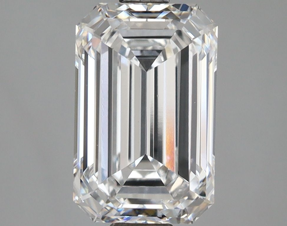 Loose Diamond - EMERALD 2.1ct D VVS2: Loose Diamond - EMERALD 2.1ct D VVS2 Source: This is a real non-mined Diamond that has been grown in a lab Shape: EMERALD Carats: 2.1 Color: D Clarity: VVS2 Certification: IGI Video: