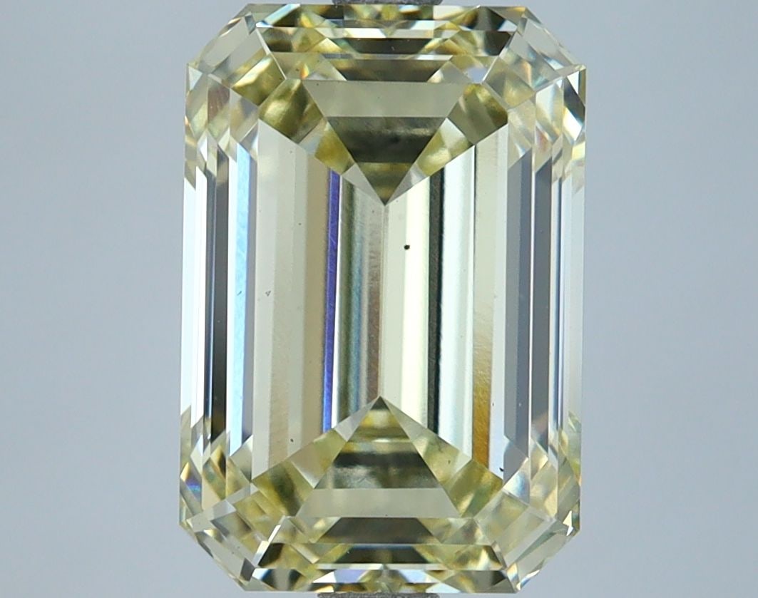 Loose Diamond - EMERALD 4.53ct Fancy Yellow VS1: Loose Diamond - EMERALD 4.53ct Fancy Yellow VS1 Source: This is a real non-mined Diamond that has been grown in a lab Shape: EMERALD Carats: 4.53 Color: Fancy Yellow Certification: IGI Video: