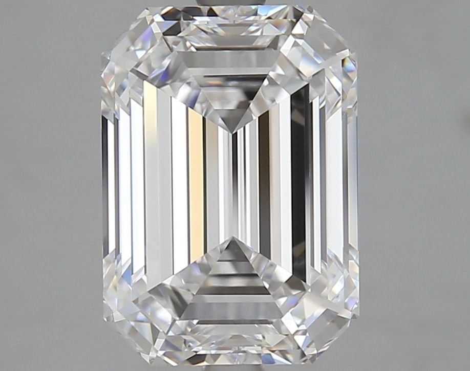 Loose Diamond - EMERALD 5.02ct D VVS1: Loose Diamond - EMERALD 5.02ct D VVS1 Source: This is a real non-mined Diamond that has been grown in a lab Shape: EMERALD Carats: 5.02 Color: D Clarity: VVS1 Certification: GIA Video: