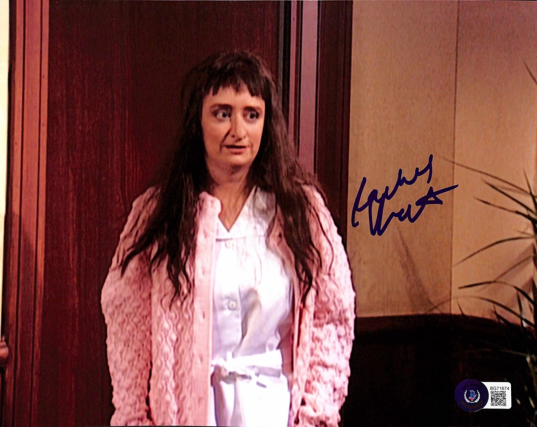 Rachel Dratch Signed 8x10 Photograph Beckett Certified SNL: Rachel Dratch Signed 8x10 Photograph Beckett Certified SNL This is an original 8x10 color photograph signed by actress Rachel Dratch, known for her work on the TV series Saturday Night Live. The signa