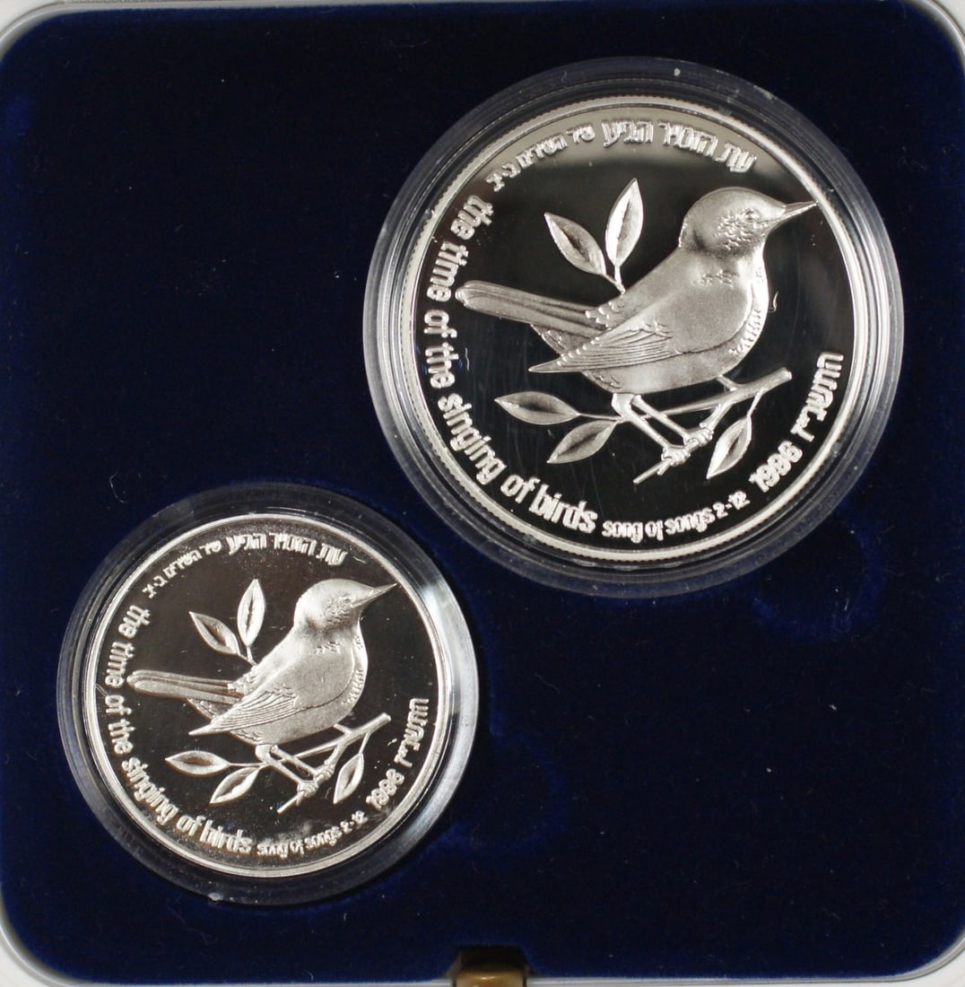 Two Coin Israel Wildlife Bird Silver Set 1996 Proof and Uncirculated with Box COA: Two Coin Israel Wildlife Bird Silver Set 1996 Proof and Uncirculated with Box COA This 1996 Israel New Sheqalim Wildlife Bird set includes two sterling silver coins: a 1 New Sheqel uncirculated coin w