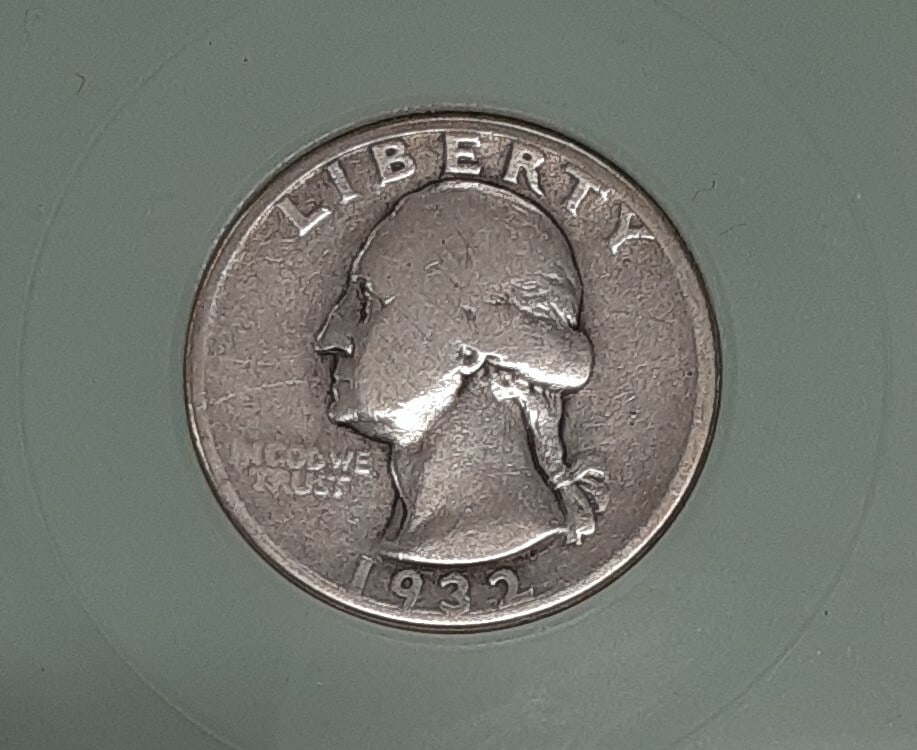 1932 Denver Mint Washington Quarter Silver Circulated Key Date Coin: 1932 Denver Mint Washington Quarter Silver Circulated Key Date Coin This is a 1932-D Silver Washington Quarter from the Denver Mint, featuring a 0.9 fineness silver composition. The coin is a circulat