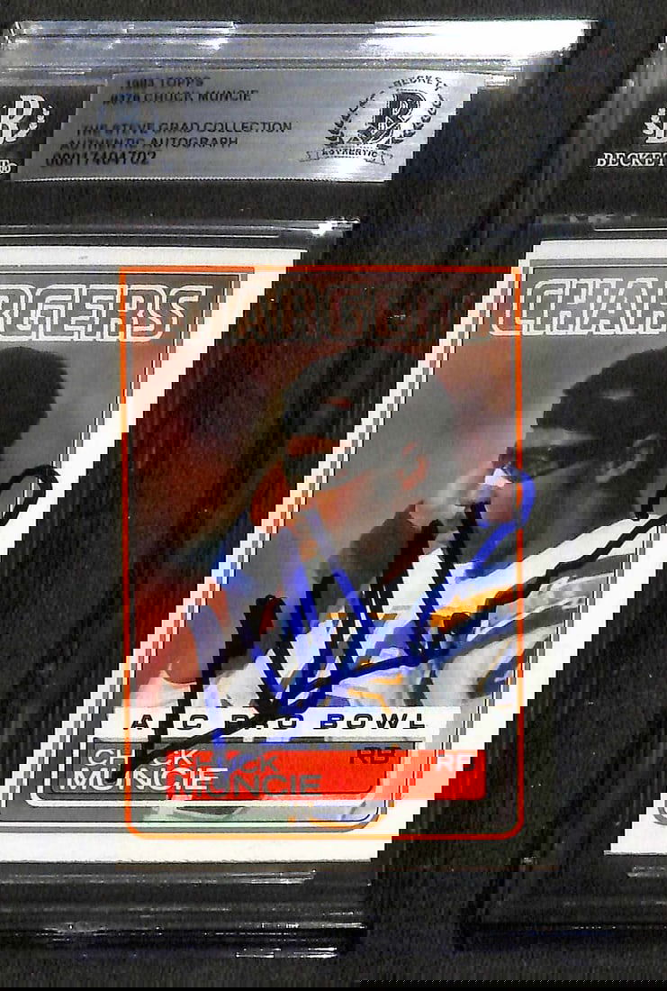 Chuck Muncie Signed 1983 Topps #370 Card Beckett Certified: Chuck Muncie Signed 1983 Topps #370 Card Beckett Certified This is an autographed 1983 Topps #370 sports trading card featuring Chuck Muncie, the former running back for the San Diego Chargers. The ca