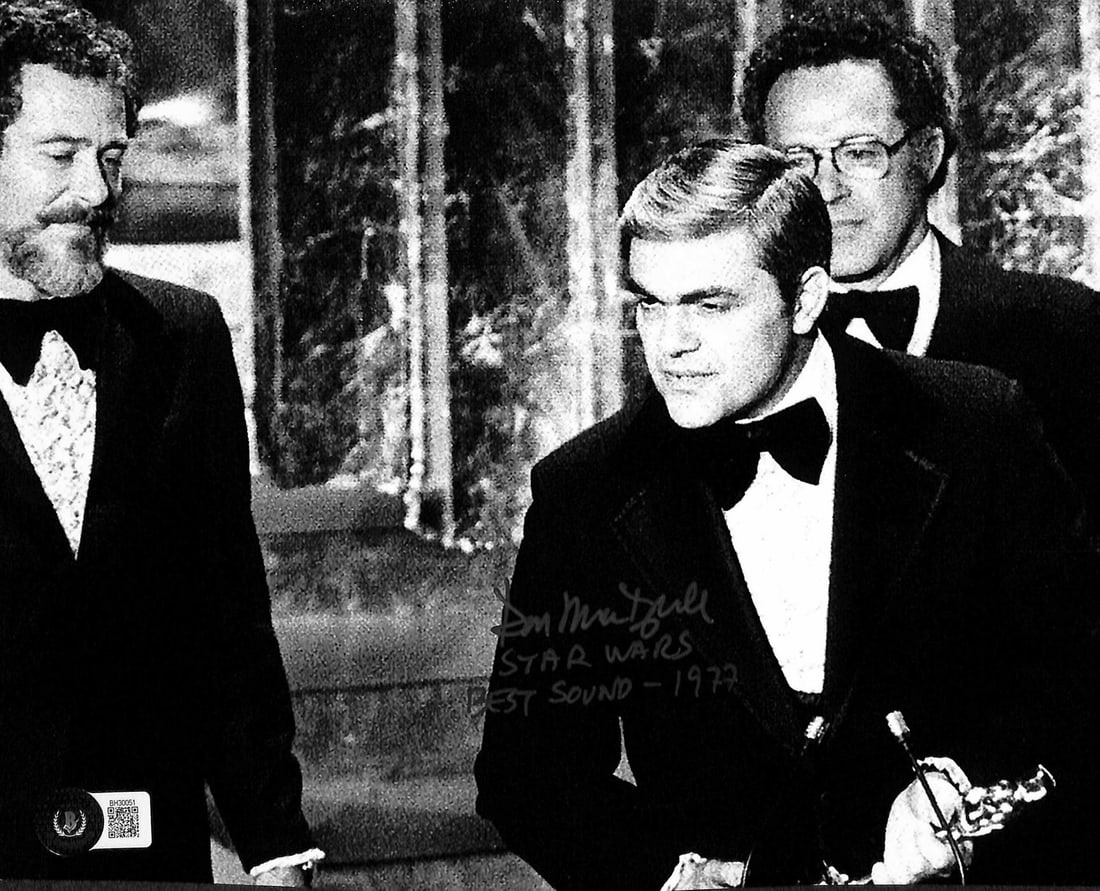 Don MacDougall Signed 8x10 Photo Star Wars Sound Editor Oscar Beckett Authenticated: Don MacDougall Signed 8x10 Photo Star Wars Sound Editor Oscar Beckett Authenticated This is an original 8x10 photograph signed by Don MacDougall, the sound editor for Star Wars who won the Oscar for B