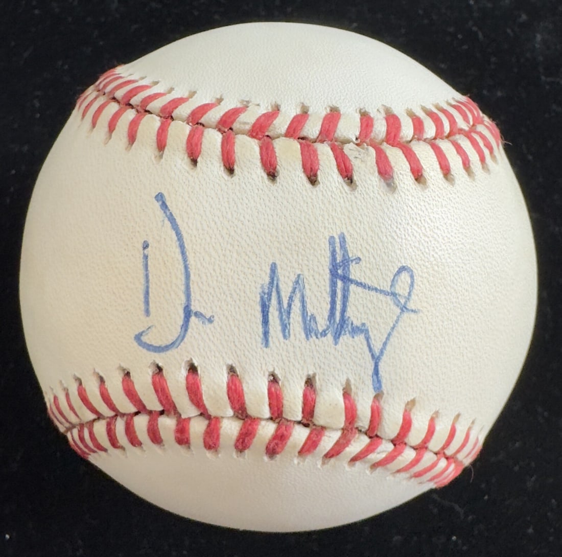 Don Mattingly Signed Vintage Baseball Rawlings Beckett Authenticated: Don Mattingly Signed Vintage Baseball Rawlings Beckett Authenticated This is an authentic baseball signed by Don Mattingly, the legendary first baseman of the New York Yankees. The signature, inscribe
