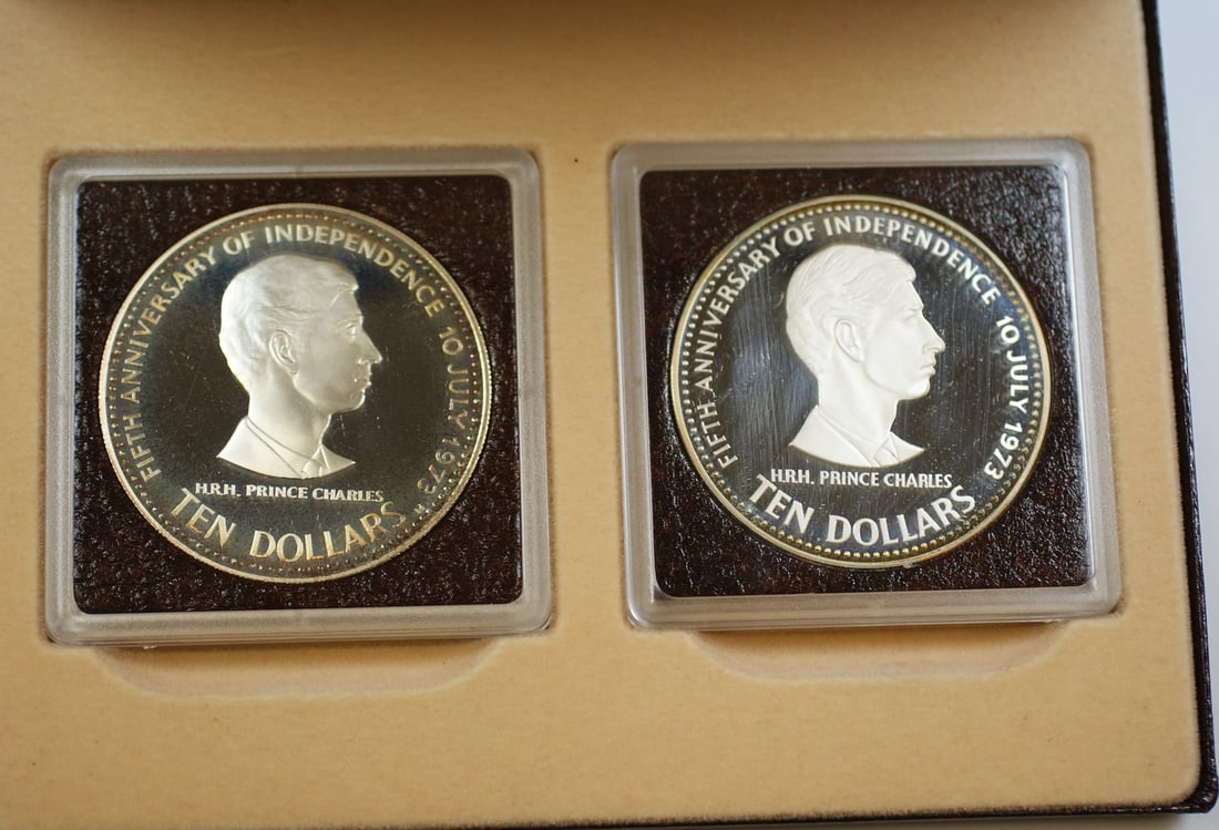 Bahamas 1978 Prince Charles Two Coin Silver Proof Set with Case and COA: Bahamas 1978 Prince Charles Two Coin Silver Proof Set with Case and COA This 1978 Bahamas 5th Anniversary Prince Charles two-coin proof set includes coins composed of 50% silver. The set is un-used an