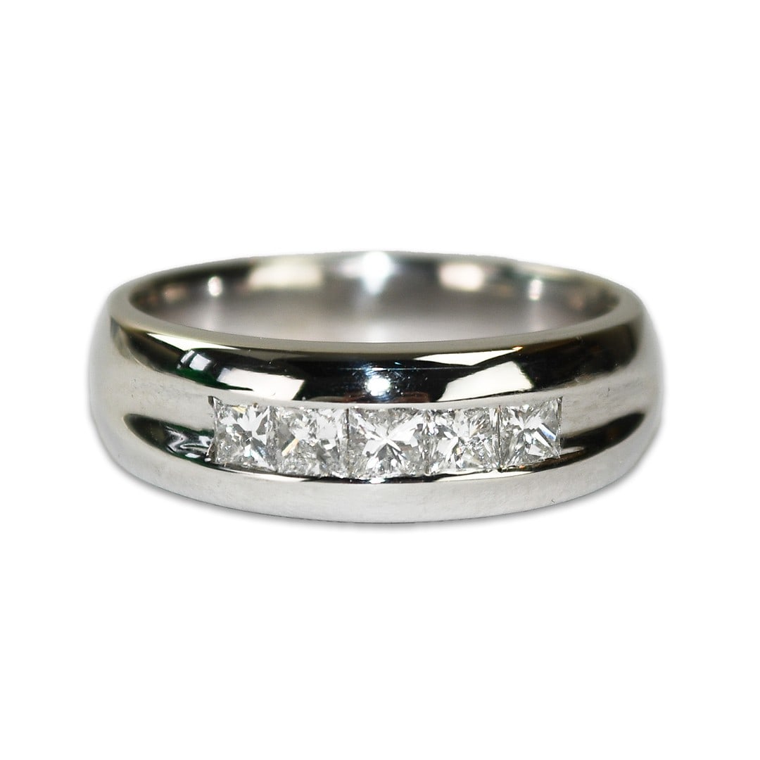 Men's Platinum Band with 0.75ct Princess Cut Diamonds Size 10: Men's Platinum Band with 0.75ct Princess Cut Diamonds Size 10 This men's wedding band features a classic design crafted in platinum and set with natural princess cut diamonds. The total diamond weight