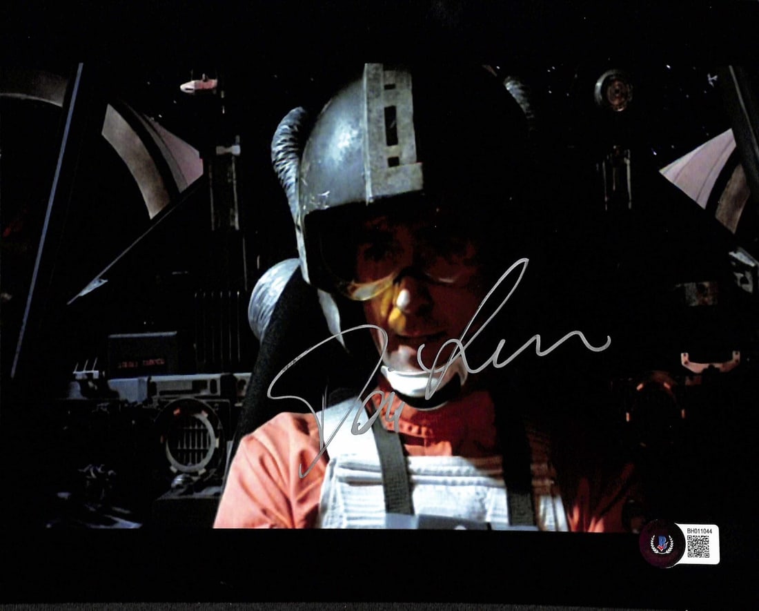 Denis Lawson Signed Wedge Antilles Star Wars 8x10 Photograph Beckett Certified: Denis Lawson Signed Wedge Antilles Star Wars 8x10 Photograph Beckett Certified This is an autographed 8x10 color photograph of Denis Lawson as Wedge Antilles from Star Wars: A New Hope. The photograph