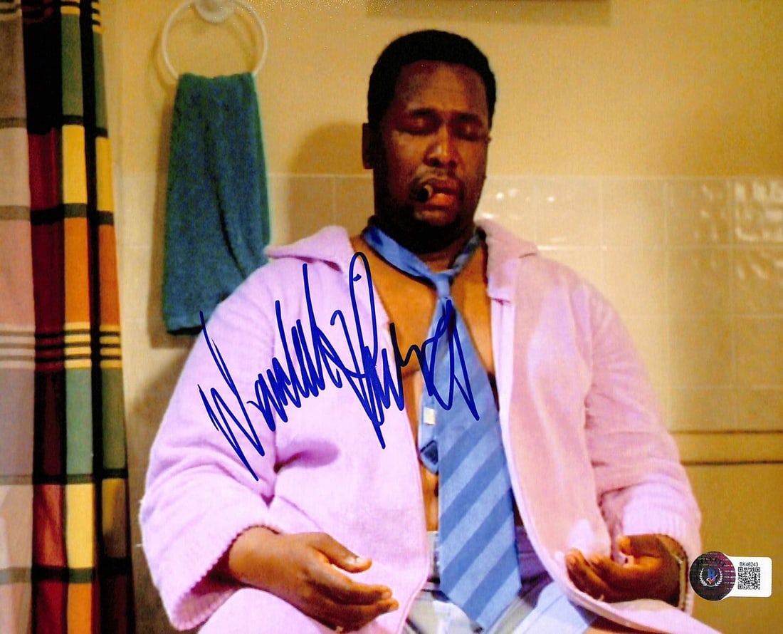 Wendell Pierce Signed 8x10 Photo The Wire Beckett Certified: Wendell Pierce Signed 8x10 Photo The Wire Beckett Certified This is an autographed 8x10 photograph of Wendell Pierce, renowned for his role as "Bunk Moreland" in the acclaimed TV series The Wire. The