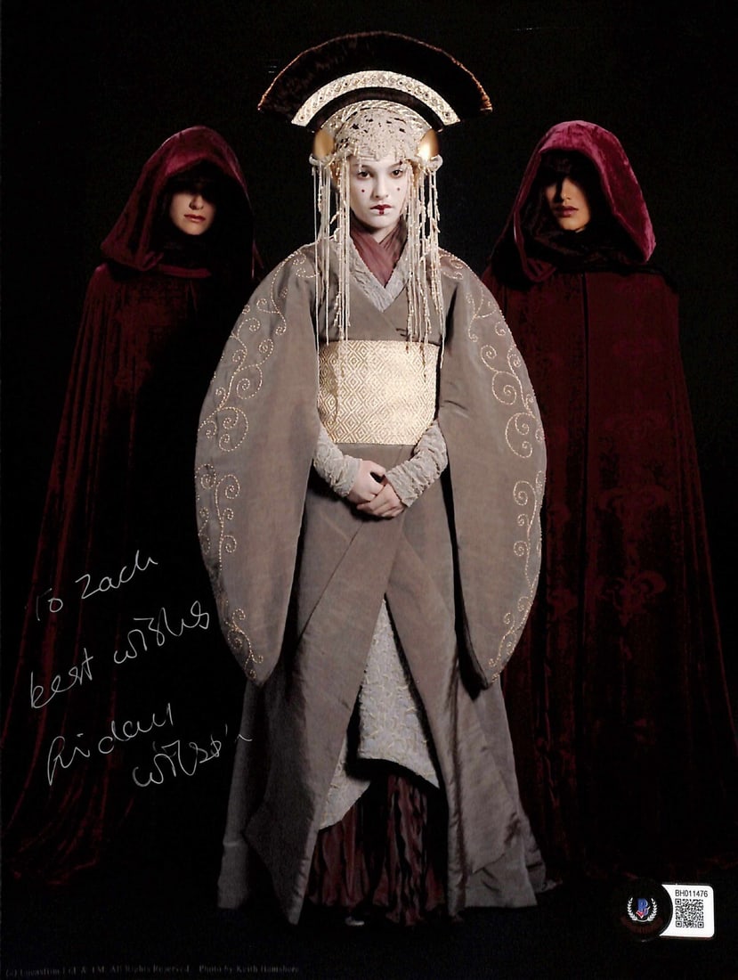 Autographed 8x10 Friday Wilson Handmaiden Photo Star Wars Phantom Menace Beckett: Autographed 8x10 Friday Wilson Handmaiden Photo Star Wars Phantom Menace Beckett This is an original 8x10 photograph autographed by Friday Wilson, who portrayed a handmaiden (Eirtae) in Star Wars: The