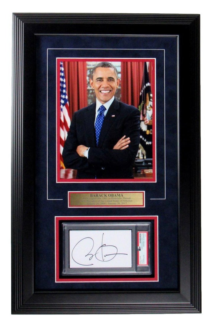 Barack Obama Signed 3x5 Index Card with 8x10 Photo PSA/DNA Framed Display: Barack Obama Signed 3x5 Index Card with 8x10 Photo PSA/DNA Framed Display This item features a Barack Obama signed 3x5 index card, beautifully framed together with an 8x10 photo. The outer frame dimen
