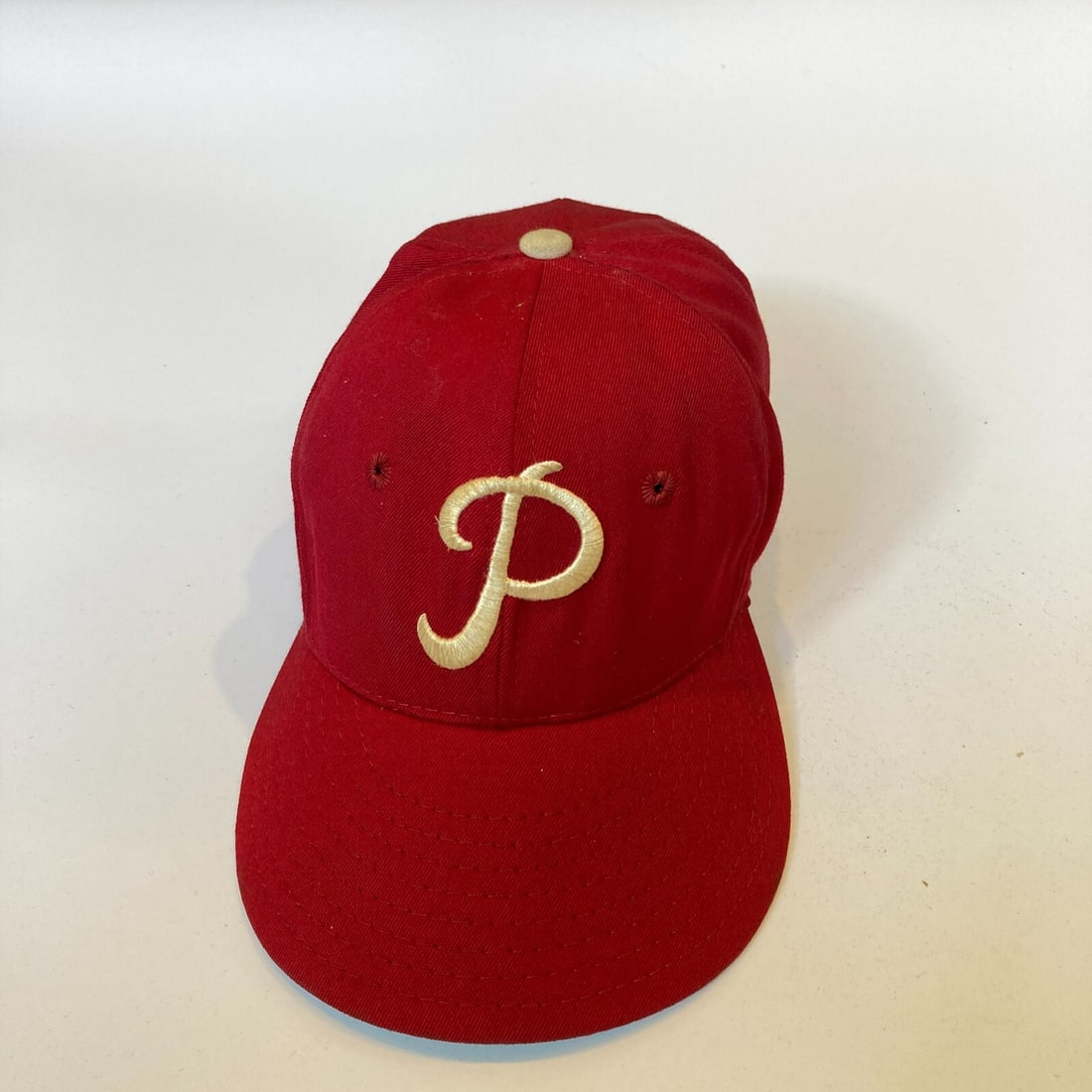 1960s Philadelphia Phillies KM Game Model Baseball Hat New With Tags: 1960s Philadelphia Phillies KM Game Model Baseball Hat New With Tags This authentic vintage 1960s Philadelphia Phillies KM Game Model baseball hat is a must-have for any baseball enthusiast. Featuring
