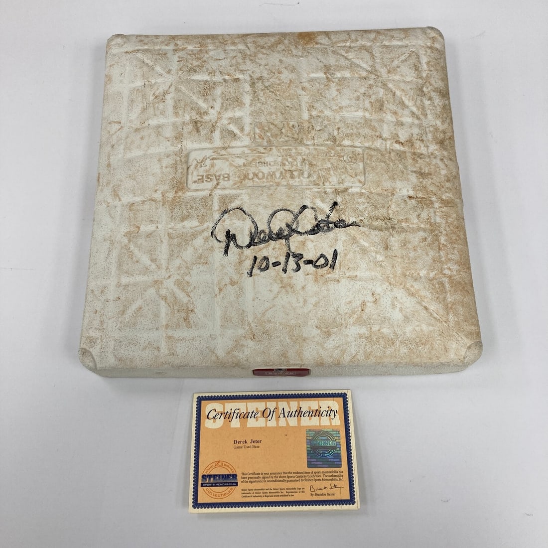 Derek Jeter Signed Game Used Base 2001 ALDS Authentic JSA COA: Derek Jeter Signed Game Used Base 2001 ALDS Authentic JSA COA Celebrate a pivotal moment in baseball history with this historic Derek Jeter signed game-used base from the 2001 ALDS. This base, used du