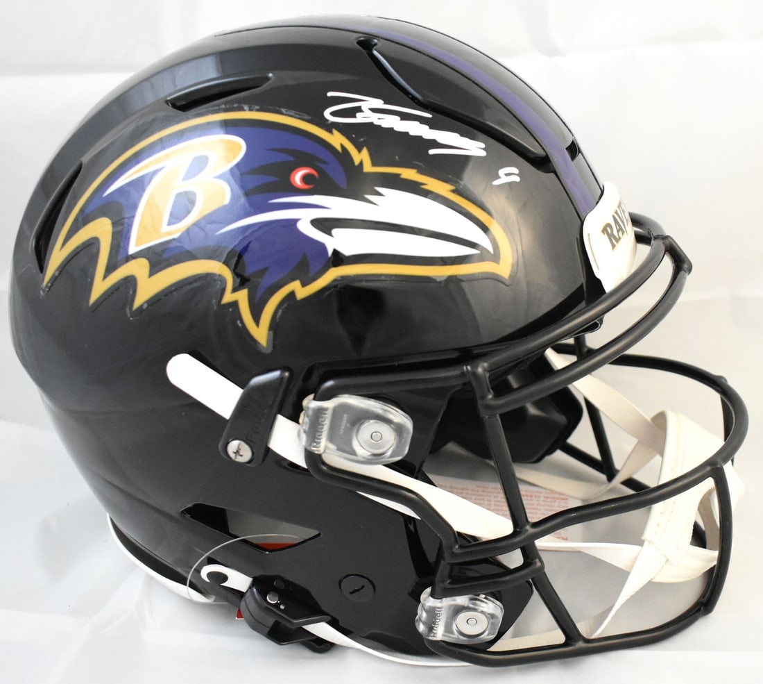 Full Size SpeedFlex Helmet Signed by Zay Flowers Beckett Witness Baltimore Ravens: Full Size SpeedFlex Helmet Signed by Zay Flowers Beckett Witness Baltimore Ravens This is a Baltimore Ravens full-size SpeedFlex helmet autographed by Zay Flowers. The helmet is an original item, sign