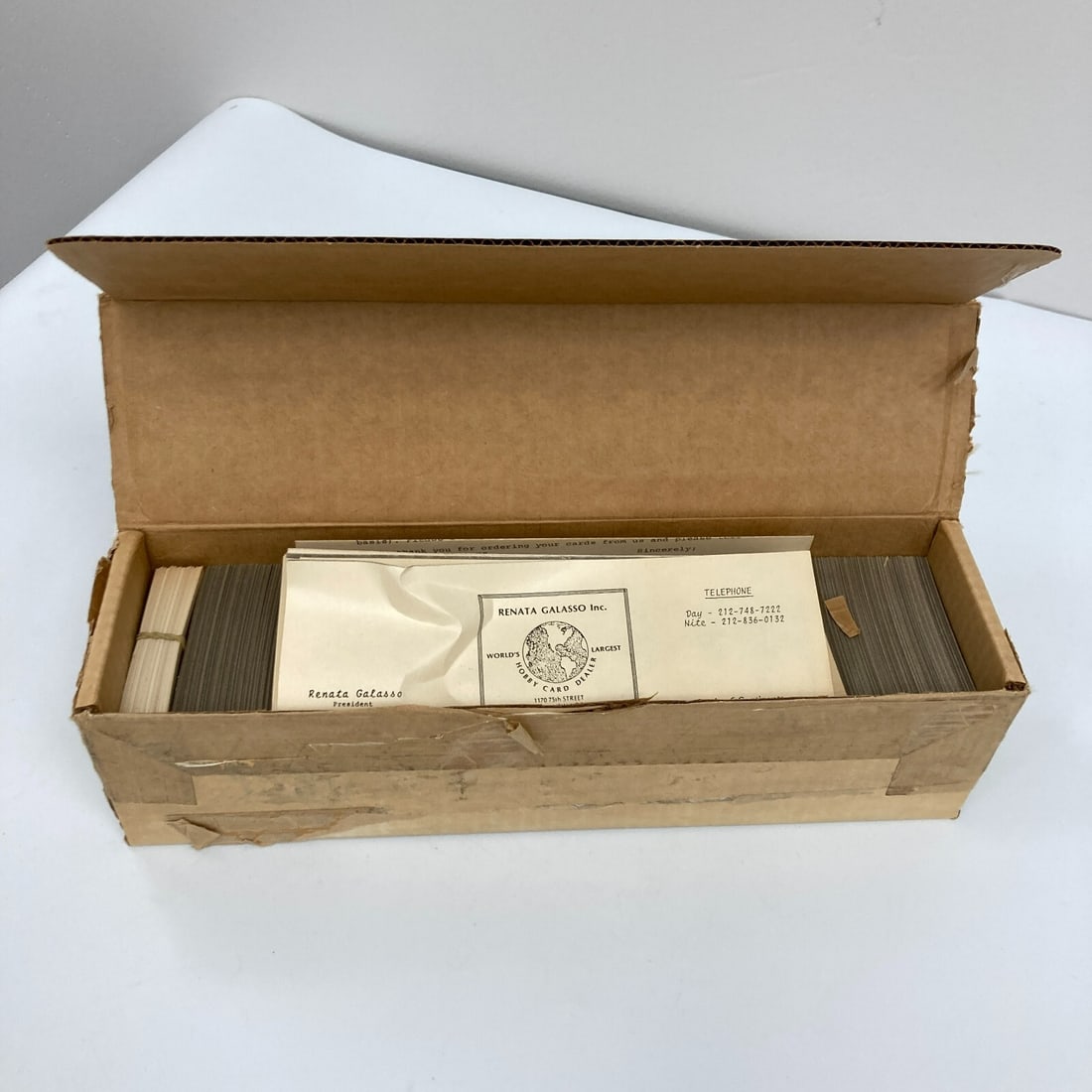 1980 Topps Baseball Complete Set with TCMA Galasso Featuring Rickey Henderson: 1980 Topps Baseball Complete Set with TCMA Galasso Featuring Rickey Henderson Discover a stunning 1980 Topps Baseball Complete Set, featuring the legendary player Rickey Henderson. This set has been p