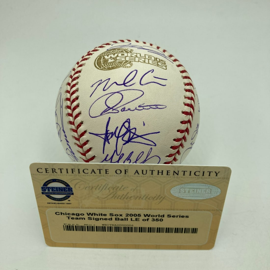 2005 Chicago White Sox Team Signed Limited Edition Baseball Steiner COA: 2005 Chicago White Sox Team Signed Limited Edition Baseball Steiner COA Celebrate the triumph of the 2005 Chicago White Sox with this limited edition team-signed World Series baseball. This Rawlings o