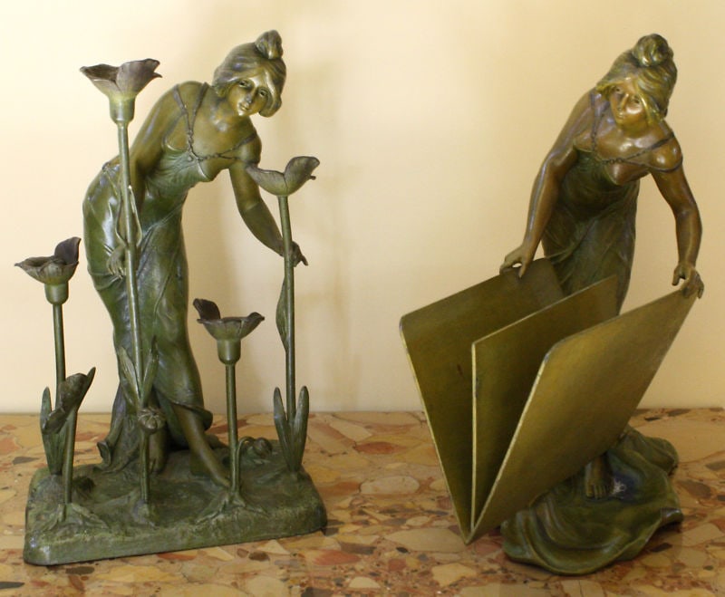 Art Deco Bronze Letter Holder and Center Piece by W. Hering: Art Deco Bronze Letter Holder and Center Piece by W. Hering This stunning Art Deco set features a letter holder and a center piece crafted from patinated bronze, showcasing exquisite details and desig